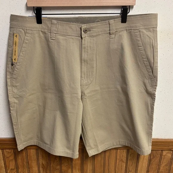 Weatherproof - NWT Men’s Utility Cargo Shorts - Khaki (size 38) - Picture 3 of 8